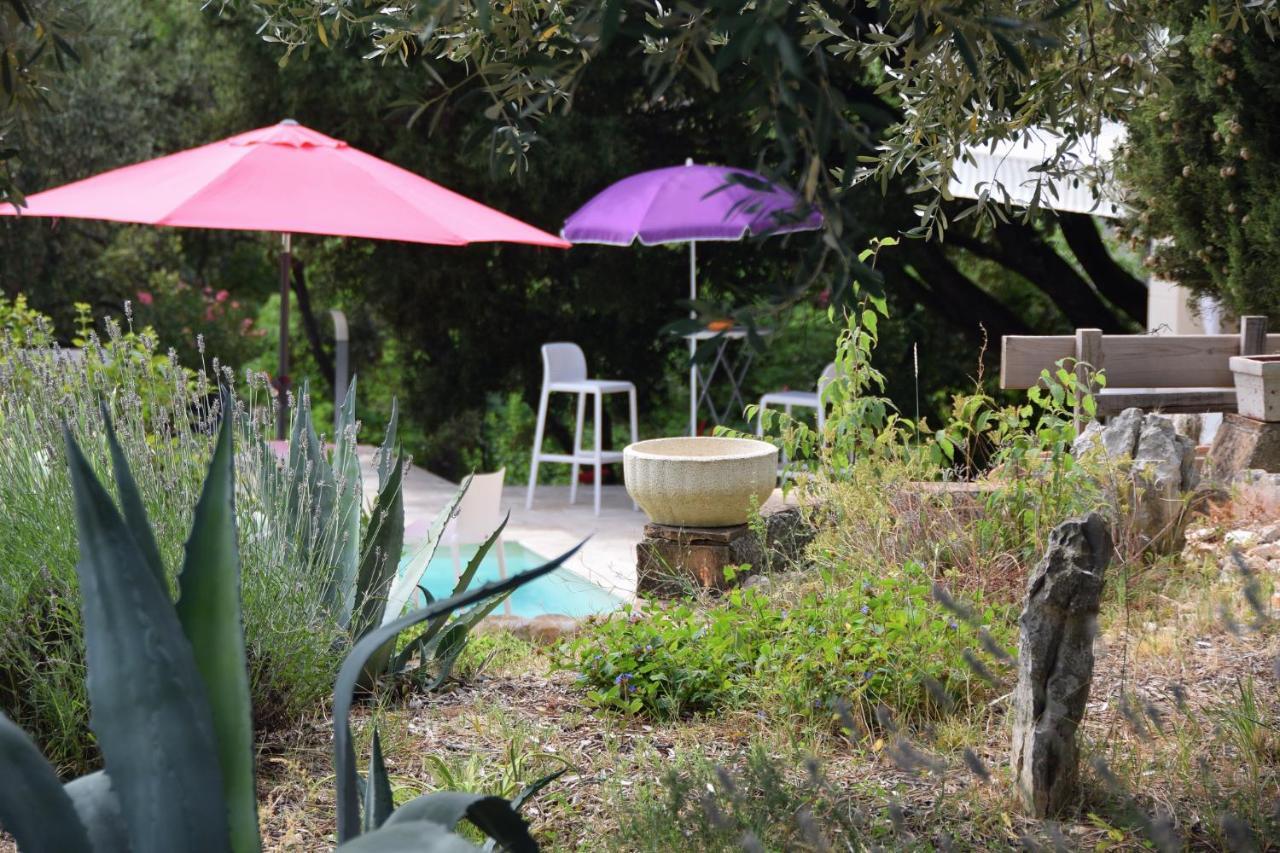 L'Atelier Bed & Breakfast Saint-Maximin  Bagian luar foto