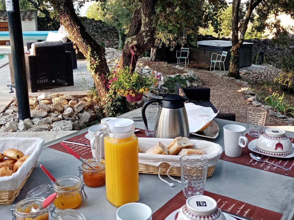 L'Atelier Bed & Breakfast Saint-Maximin  Bagian luar foto