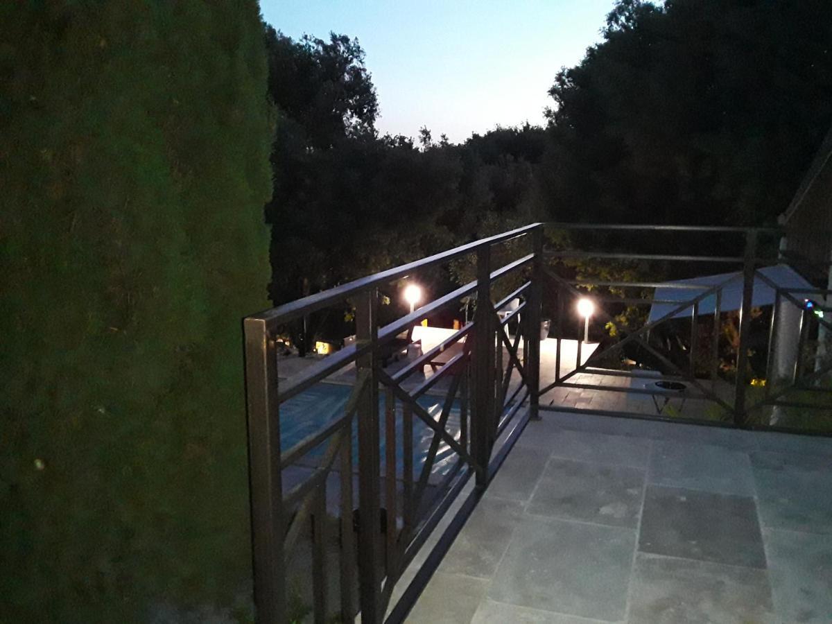 L'Atelier Bed & Breakfast Saint-Maximin  Bagian luar foto